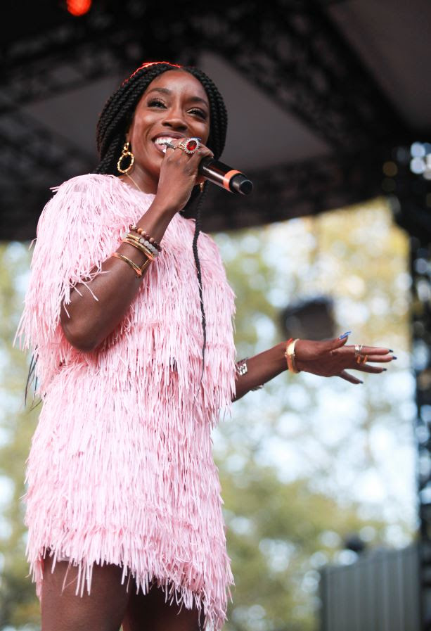 Estelle on stage during VP Records 40th Anniversary celebration in Central Park. (VP Records)